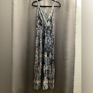 Angie dress maxi length v-neck printed blue design